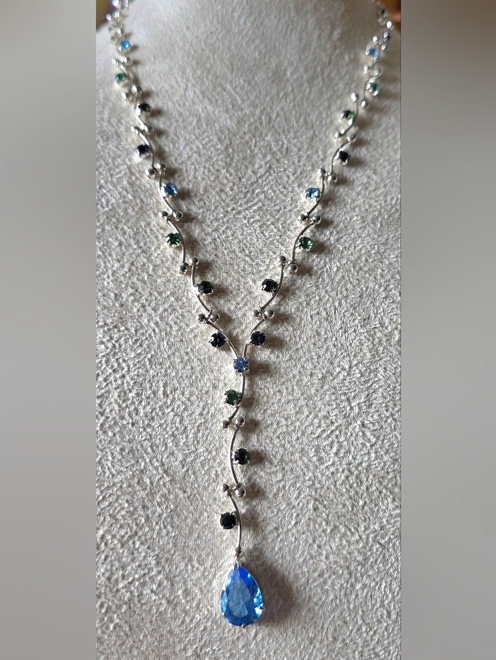 Vintage Monet Silver Tone Blue Multi Color Rhinestone Lariat Y Drop Necklace